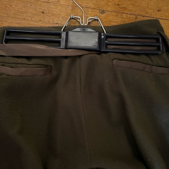 Gorgeous soft olive felt like pants, self belt - Picture 3 of 6